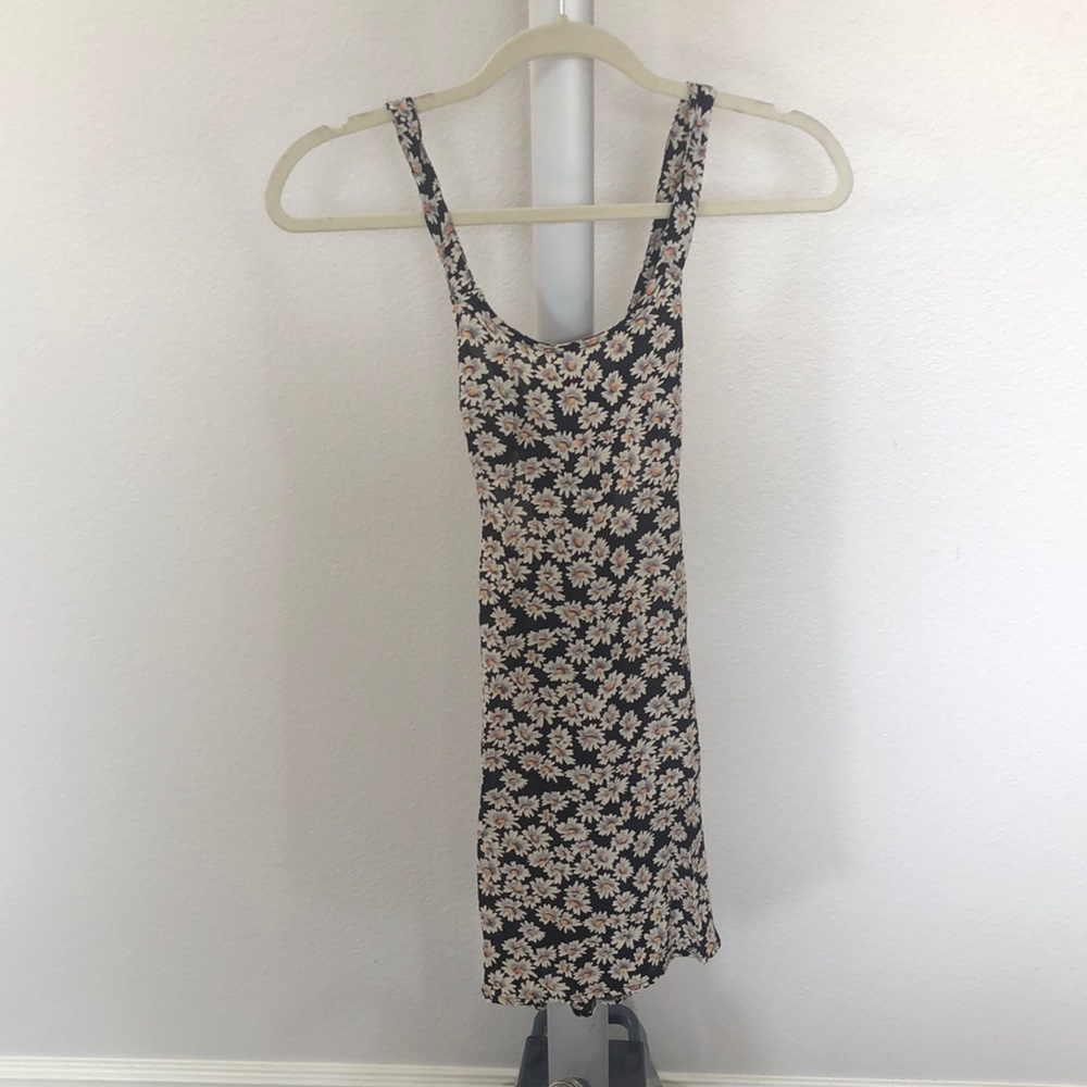 BRANDY MELVILLE Floral Dress